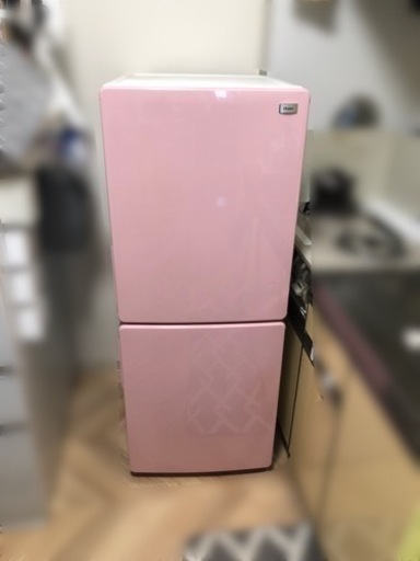 ハイアール　冷蔵庫　ピンク