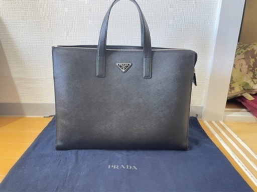 PRADA メンズ　バック