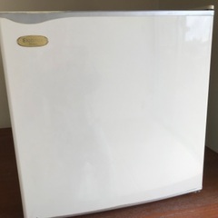 サイコロ型　小型冷蔵庫　Elabitax2008年製　③