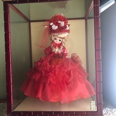 人形  ガラス ケース入り  赤  ドレス