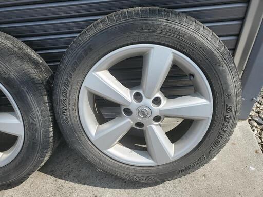 日産純正アルミホイール タイヤ付き4本セット215/60-17 pcd114.3 