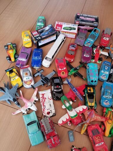 カーズ トミカ カーズ トミカ ライトニング・マックィーン