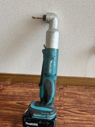 マキタ充電式アングルインパクトドライバー充電付き
