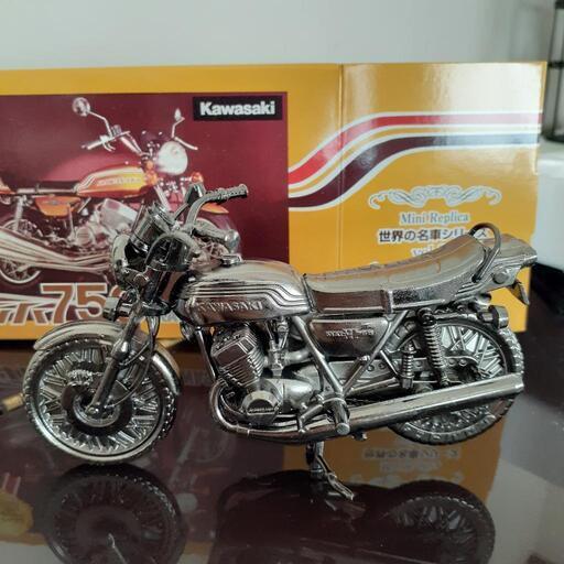 レッドバロン世界の名車シリーズkawasaki750 Ss えぶち 高田本山のカワサキの中古あげます 譲ります ジモティーで不用品の処分