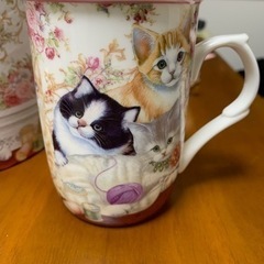 猫のカップ容器付き