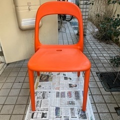 IKEAのオレンジの椅子０円差し上げます！