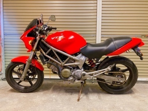 Vtr250 赤配送可能支払いは現金or振り込みも可能キャブ車 Bobtail 大泉学園のバイクの中古あげます 譲ります ジモティーで不用品の処分