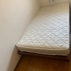 【ネット決済】シングルベッド　美品