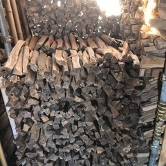 【引き取り限定】焚き火用のクヌギ、コナラ細割り薪
