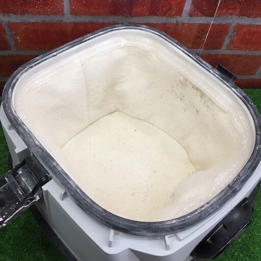 マキタ makita M442 乾湿両用集じん機【リライズ野田愛宕店】【店頭