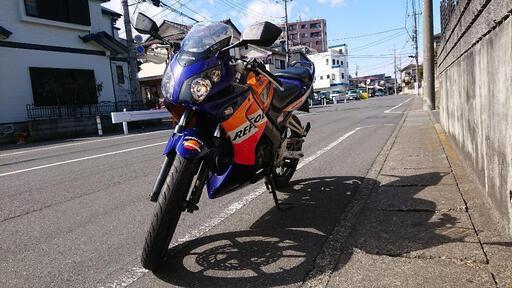 ホンダ CBR150R レプソルカラー