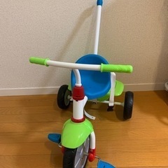 子供用三輪車(約18ヶ月ぐらいから楽しめます)