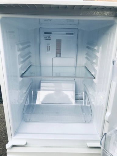 ✨2019年製✨2072番 SHARP✨ノンフロン冷凍冷蔵庫✨SJ-D14E-W‼️