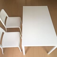 【引取限定】 IKEA テーブル+椅子二つ