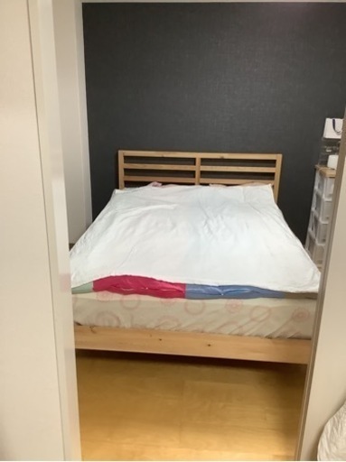 ダブルベッド ikeaです