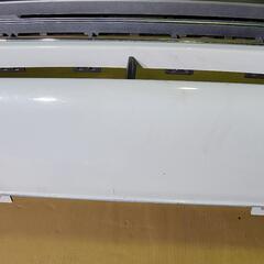 トヨタ　アウディ　フロントバンパー　白系