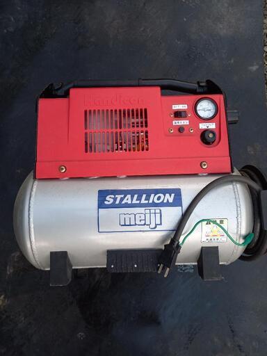 商談中』コンプレッサーとホースとラチェット