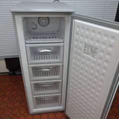 美品 ACF-112FE 107リットル ノンフロン 冷凍庫 冷凍ストッカー アビテラックス 107L前開き1ドア冷凍庫 ACF-112FE : サカイ卸売