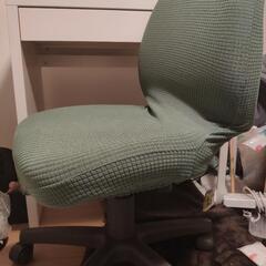 中古 肘無しオフィスチェア  緑の椅子カバーオ付き