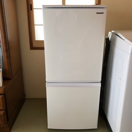 冷蔵庫　シャープ　SHARP SJ-C14E-W どっちもドア　2ドア　137L ★2018年製★