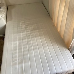 シングルサイズ　ベッドの画像