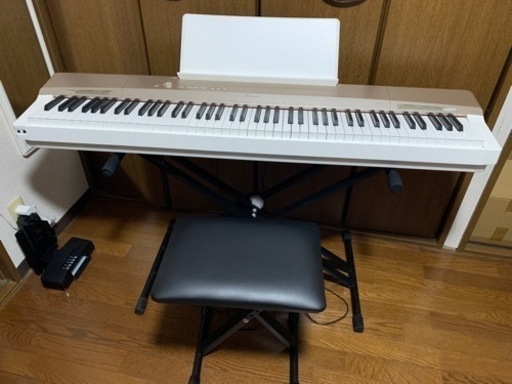 高級感 【1月末まで値下げ】CASIO Privia PX-160GD 鍵盤楽器、ピアノ 