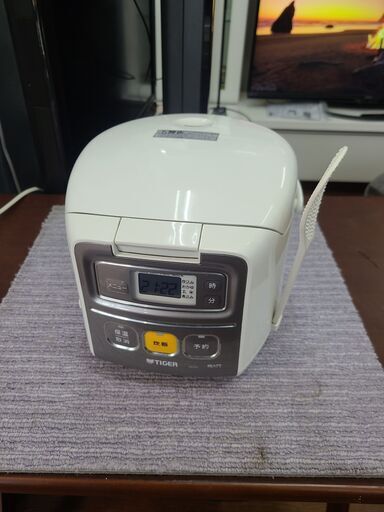 【リサイクルショップどりーむ天保山店】●1000●　☆新生活応援☆　タイガー　炊飯器　2018年製　JAI-R551　1人暮らしに最適３合炊き♪