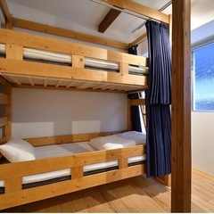 大型の木製２段ベッドです（旅館業承認も取れます）