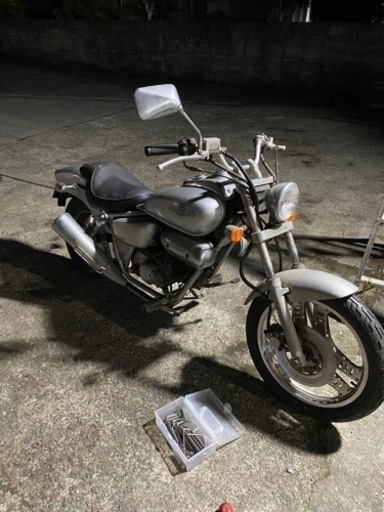 ホンダ　マグナ50 実働 レストアベース