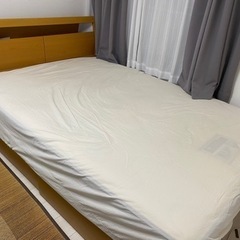 ダブルサイズベッド(無料)