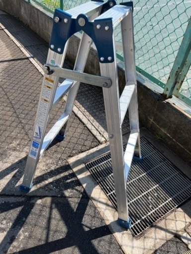 一時受付終了】美品 ALINCO アルインコ 住宅用 軽量 アルミ製 はしご兼用脚立 3段 KY-90