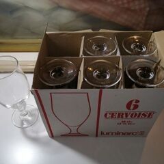 コーヒーカップ、ティーカップ、ソーサー、グラス、ミルクピッチャー、ケーキ皿、シュガーポットなど　1/6ページ