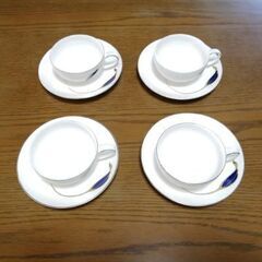 コーヒーカップ、ティーカップ、ソーサー、グラス、ミルクピッチャー、ケーキ皿、シュガーポットなど　1/6ページ