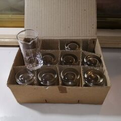 コーヒーカップ、ティーカップ、ソーサー、グラス、ミルクピッチャー、ケーキ皿、シュガーポットなど　1/6ページ