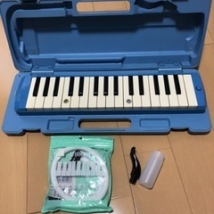 ヤマハ鍵盤ハーモニカ　ピアニカ　吹口２つは新品　used