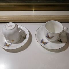 コーヒーカップ、ティーカップ、ソーサー、グラス、ミルクピッチャー、ケーキ皿、シュガーポットなど　3/6ページ