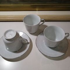 コーヒーカップ、ティーカップ、ソーサー、グラス、ミルクピッチャー、ケーキ皿、シュガーポットなど　4/6ページ