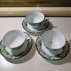 コーヒーカップ、ティーカップ、ソーサー、グラス、ミルクピッチャー、ケーキ皿、シュガーポットなど　5/6ページ