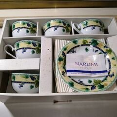 コーヒーカップ、ティーカップ、ソーサー、グラス、ミルクピッチャー、ケーキ皿、シュガーポットなど　5/6ページ