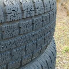 値下げしました！ゴルフ用のアルミホイール付きスタッドレスタイヤ