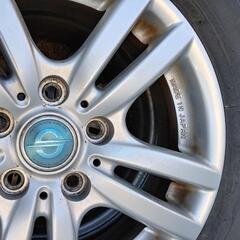 値下げしました！ゴルフ用のアルミホイール付きスタッドレスタイヤ