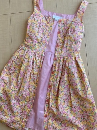 Jill Stuart ジルスチュアート 花柄前開きひざ丈ワンピース リバティ風0 Sサイズ かな 柏崎の服 ファッションの中古 古着あげます 譲ります ジモティーで不用品の処分