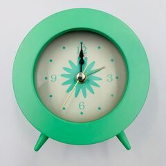 緑の置時計 アラーム機能