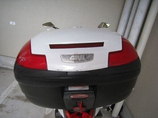 大阪市内より　使用感大　中古　ＧＩＶＩ　トップケース　ギビ　ボックス　収納箱　リアボックス　収納ボックス　47L