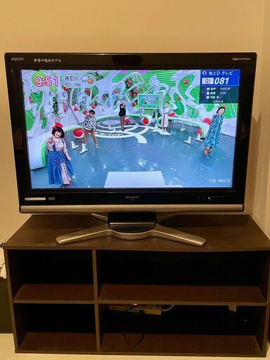 シャープ製 32インチ液晶テレビ
