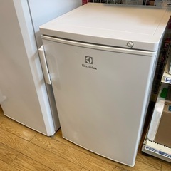 ⭐️人気⭐️2015年製 Electrolux 86L冷凍庫 EFB0900WA エレクトロラックス