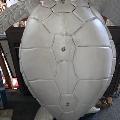 店のディスプレイに 亀のオブジェ 大型