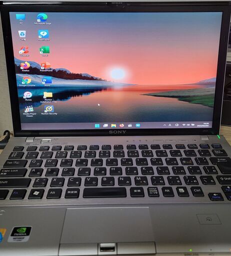 Sonyノートパソコン Ci5（中古）6GBのメモリ、SSD128GB,13.1画面、GeForce GT 330M + Intel HD Graphics、Windows11,Photoshop2021,Illustrator2021,Premiere2020,Office2021等