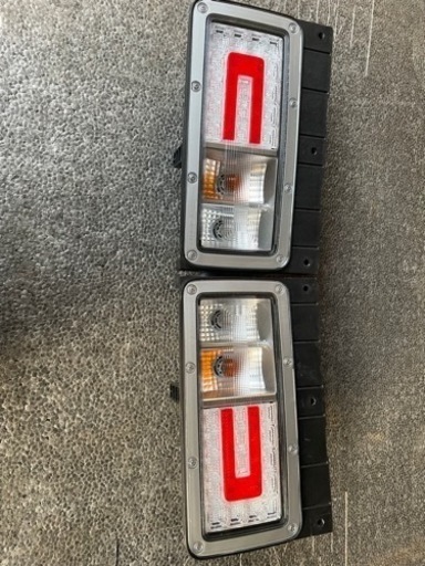 日野 純正 LEDテールランプ 日野純正テールランプ 日野トラック純正LEDテールランプ-車のパーツ