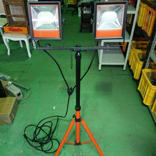 ダブルヘッド投光器(アイリスオーヤマ)
